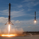 Aterrizaje sincronizado de las dos etapas laterales del Falcon Heavy. Foto: SpaceX /Flickr